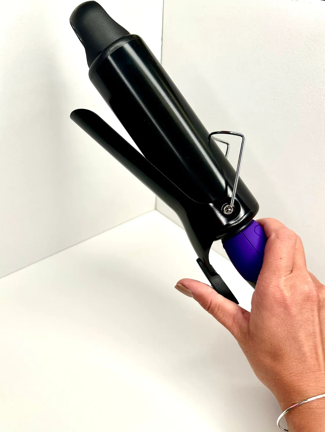 Ryan Wayne Ceramic Curling Iron supporting image 6